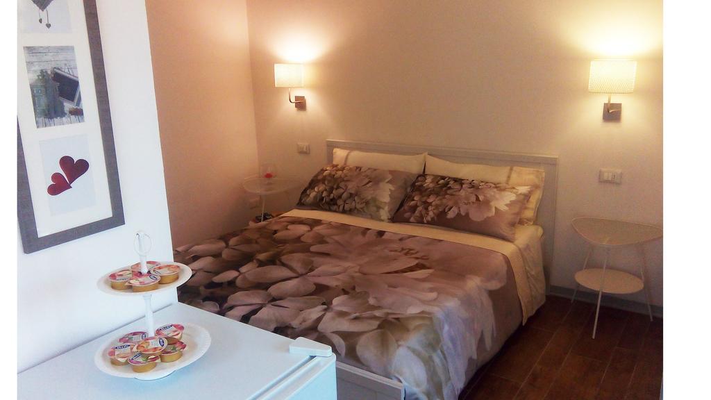 Bed and Breakfast La Casa Delle Betulle Cardano Al Campo Zimmer foto